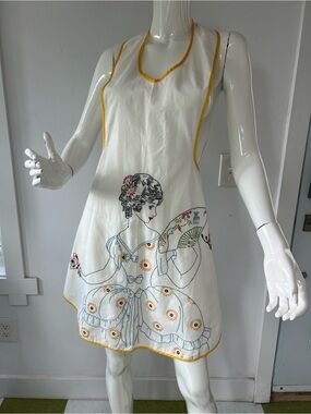 VINTAGE DDRESS APRON-HAND EMBROIDERED Lady Motif cottage core  Victorian